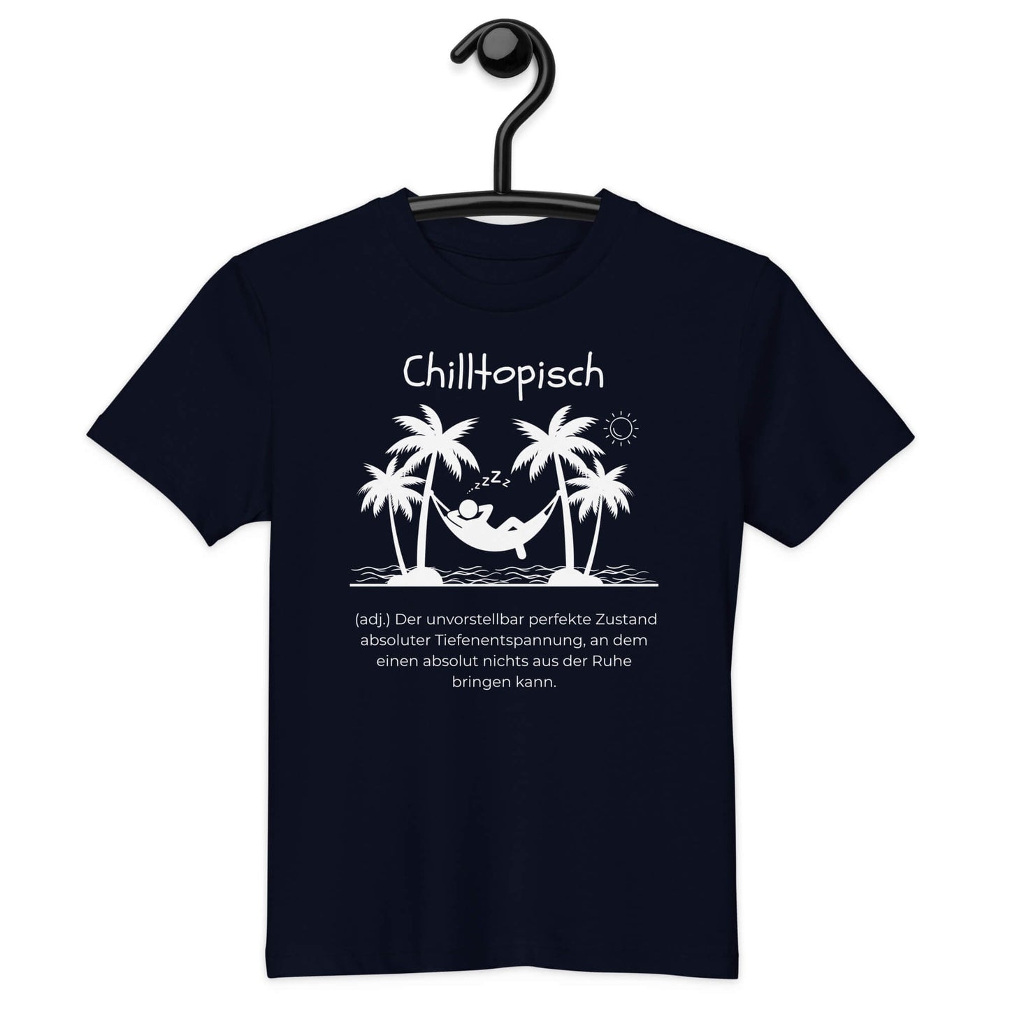 Chilltopisch Kinder-T-Shirt in French Navy – weißer Aufdruck, Bio-Baumwolle, reguläter Schnitt – Hängend am Kleiderbügel - Wortstolz