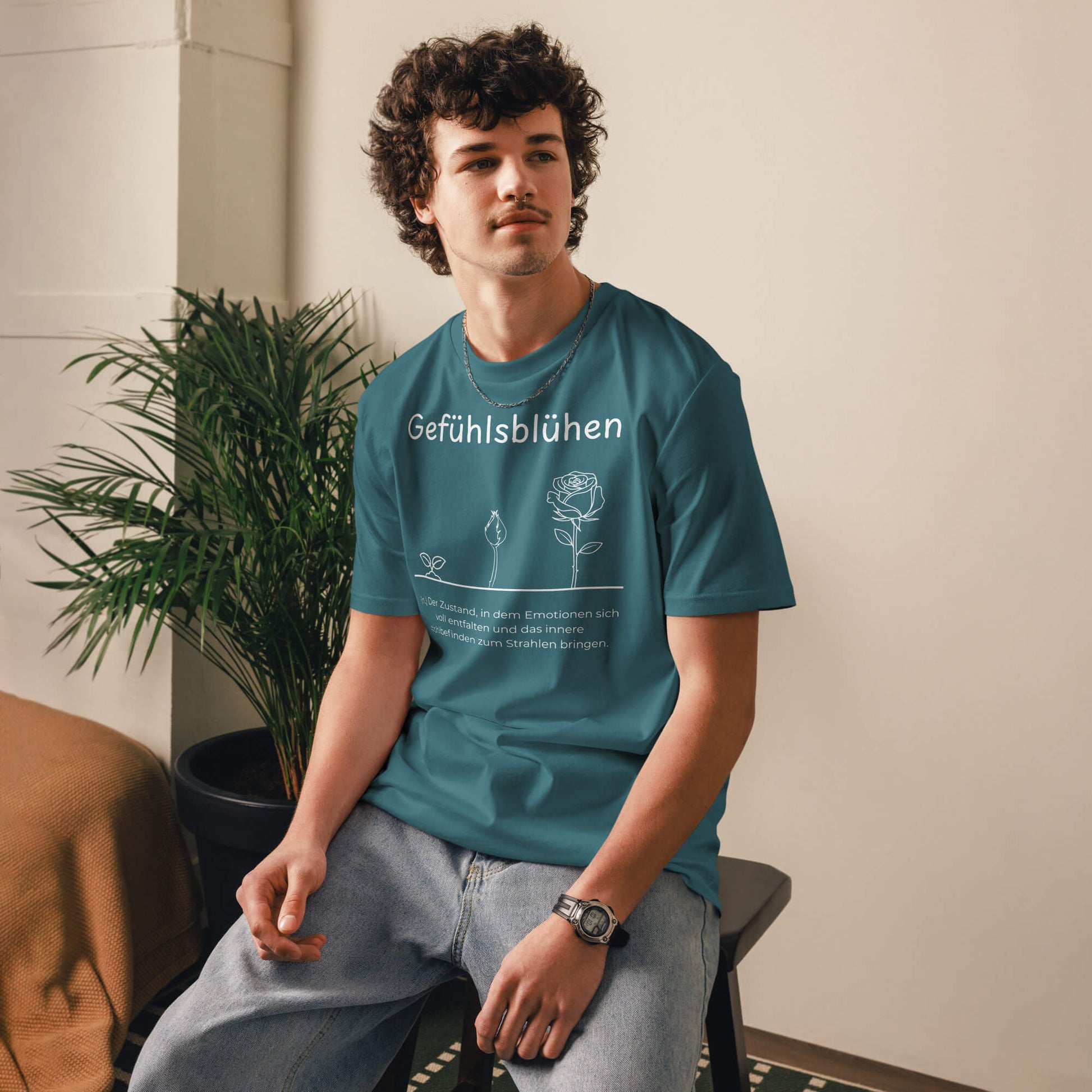 Gefühlsblühen Herren T-Shirt in Stargazer – weißer Aufdruck, Bio-Baumwolle, Model trägt Größe S– Wortstolz