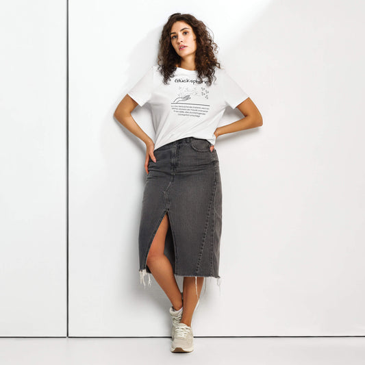 Glücksphorie Damen T-Shirt – White – Model trägt Größe S – Wortstolz