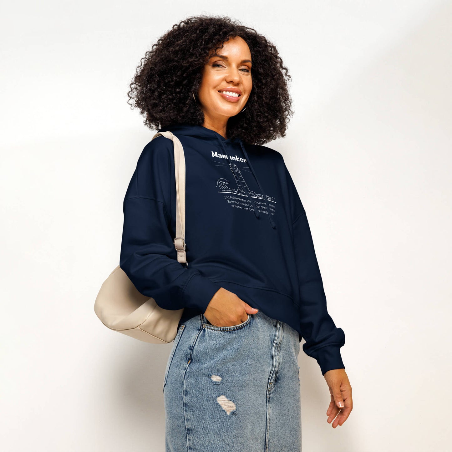 Mamanker Damen Hoodie – French Navy – Model trägt Größe S – Wortstolz