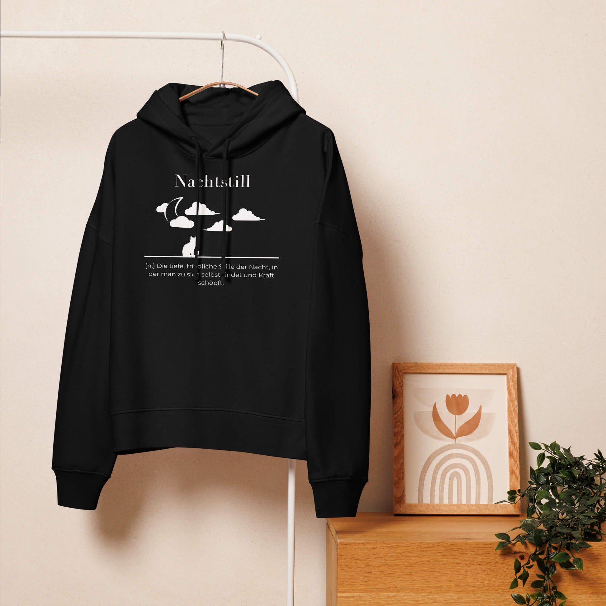 Nachtstill Damen Hoodie – Black – Hängend am Kleiderbügel – Wortstolz
