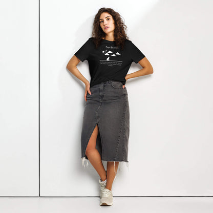 Nachtstill Damen T-Shirt – Black – Model trägt Größe S – Wortstolz