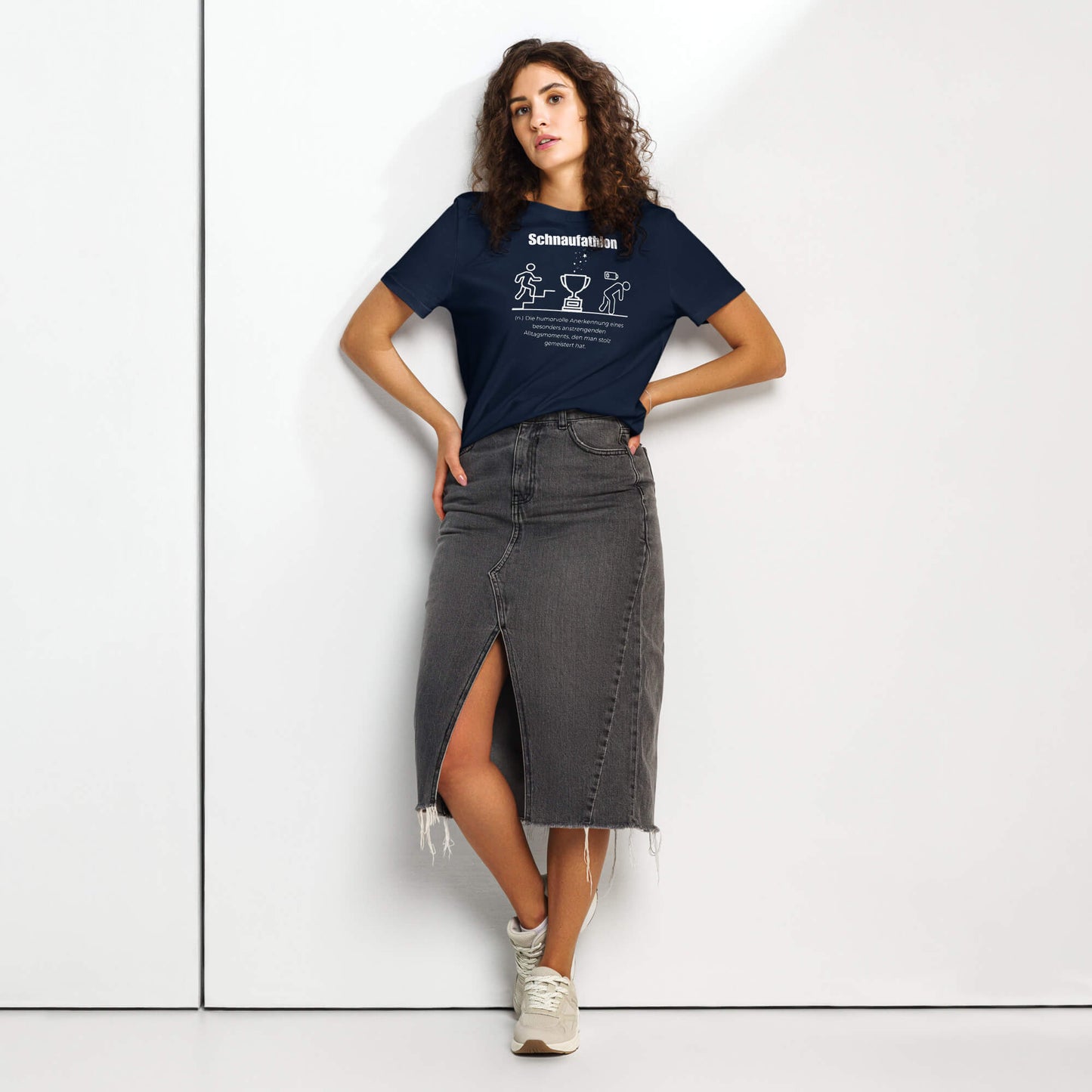 Blumotastisch Damen T-Shirt – French Navy – Model trägt Größe S – Wortstolz