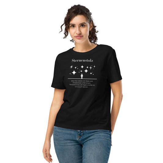 Sternenstolz Damen T-Shirt – Black – Model trägt Größe S – Wortstolz