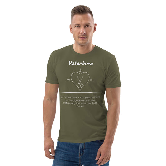 Vaterherz Herren T-Shirt in Khaki – schwarzer Aufdruck, Bio-Baumwolle, Model trägt Größe M – Wortstolz