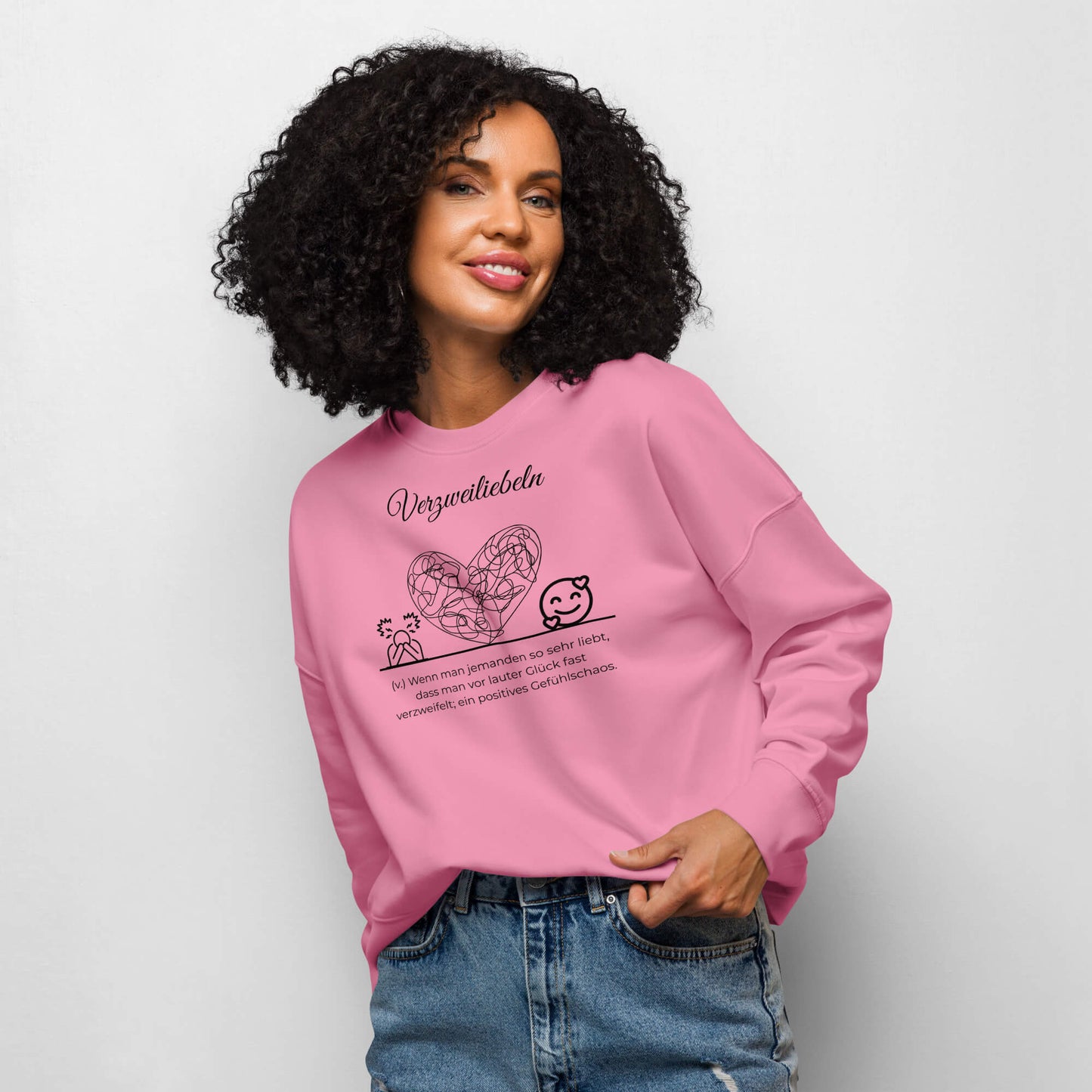 Verzweiliebeln Damen Pullover – Bubble Pink – Model trägt Größe S – Wortstolz