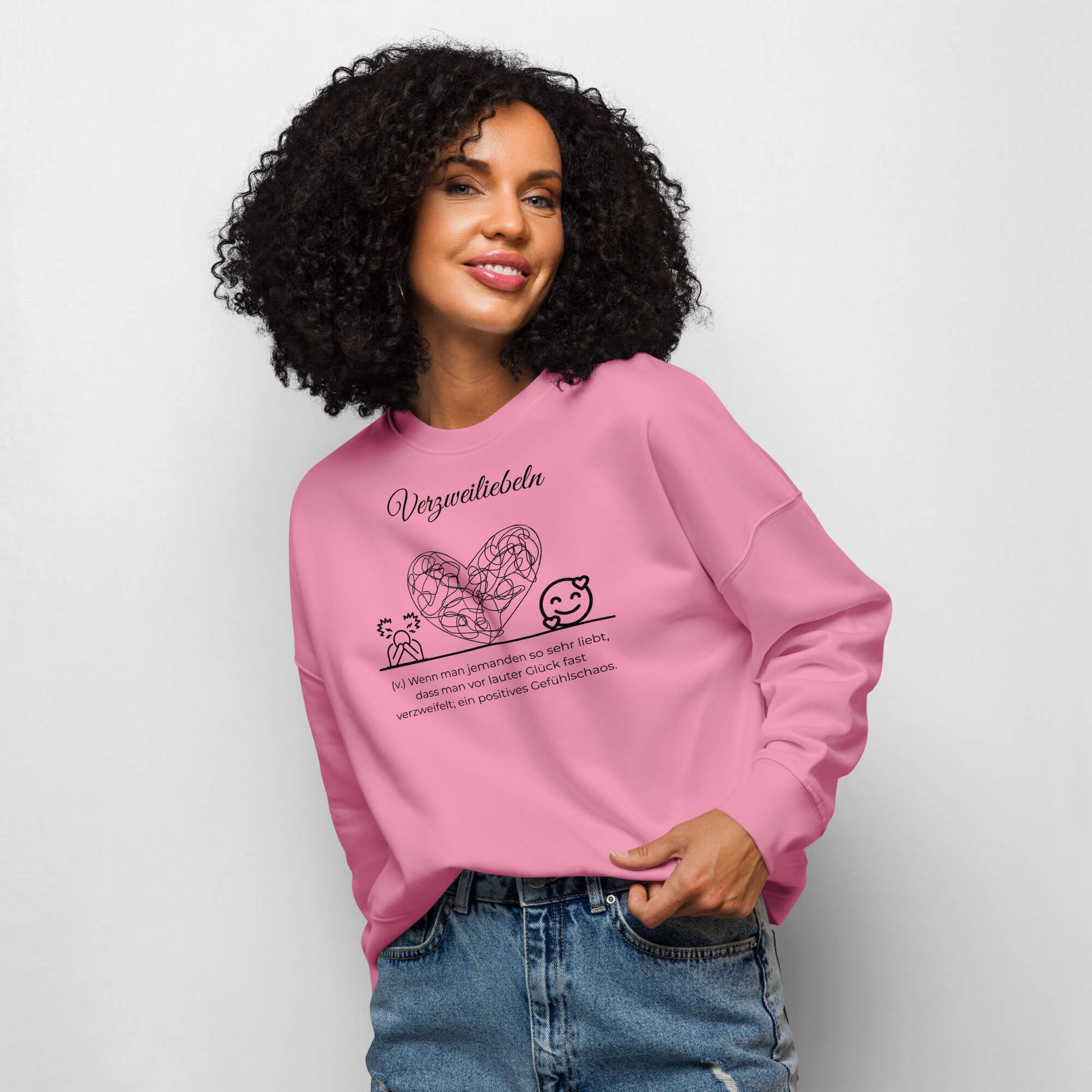 Verzweiliebeln Damen Pullover – Bubble Pink – Model trägt Größe S – Wortstolz