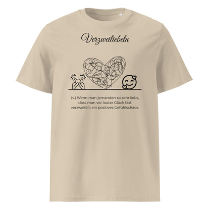 Verzweiliebeln Herren T-Shirt in Desert Dust – schwarzer Aufdruck, Bio-Baumwolle, maskuliner Schnitt – Wortstolz