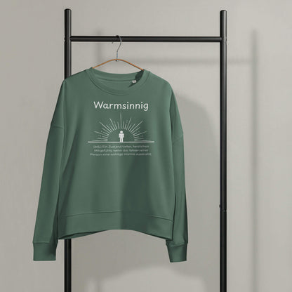 Warmsinnig Damen Pullover – Green Bay – Model trägt Größe S – Wortstolz