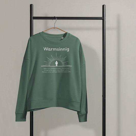 Warmsinnig Damen Pullover – Green Bay – Model trägt Größe S – Wortstolz