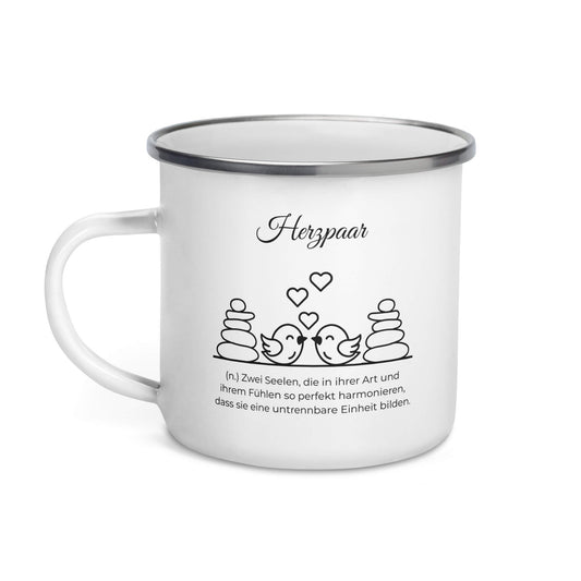Herzpaar Emailletasse in Weiß - neues Wort für perfekte Harmonie - Front mit Henkel links - Wortstolz Design