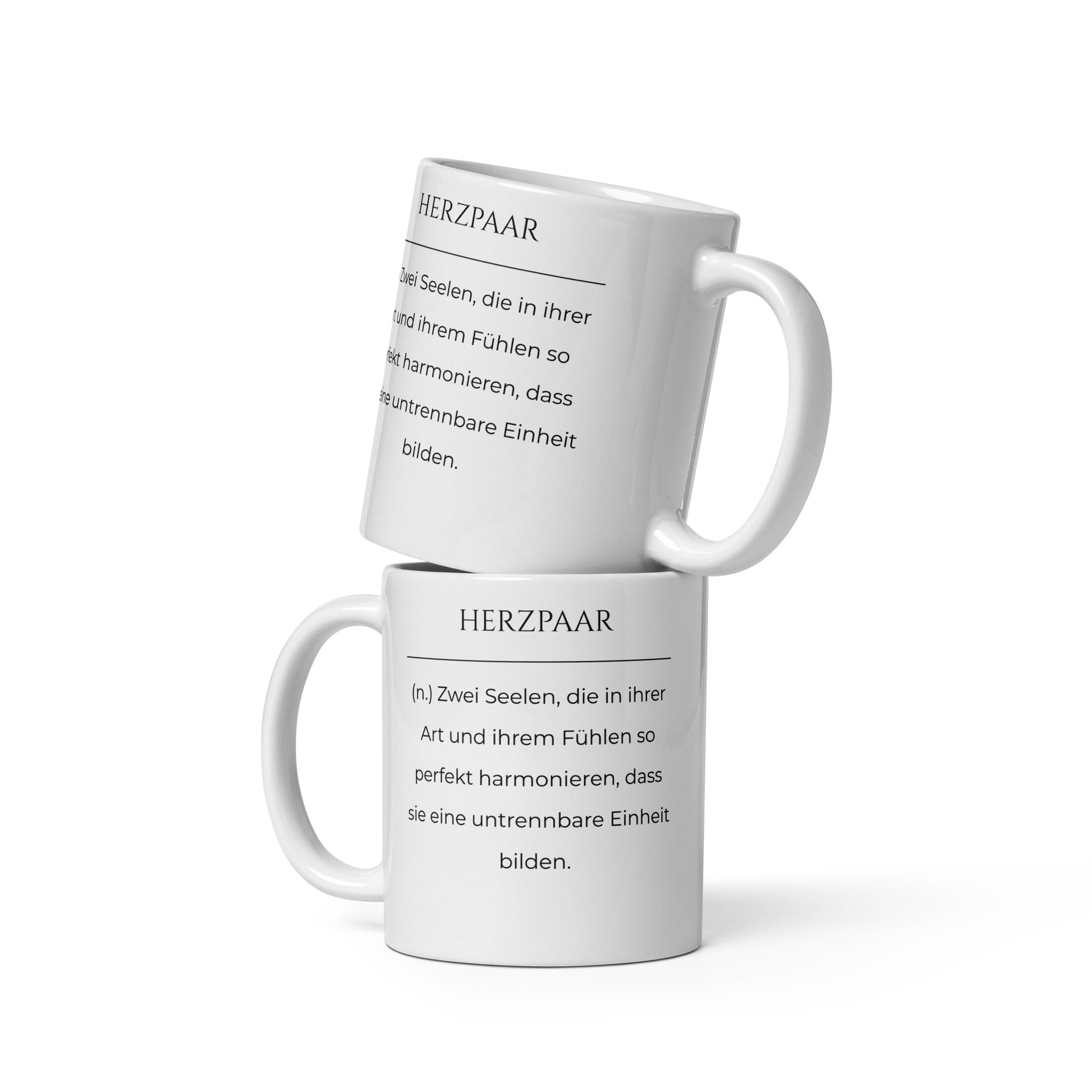 Herzpaar Keramiktasse in Weiß - neues Wort für perfekte Harmonie - Zwei Tassen übereinander - Frontansicht mit Henkel links und rechts - Wortstolz Design