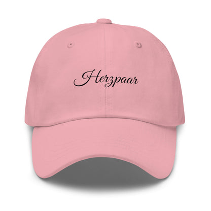 Herzpaar Premium Dad Cap in Pink aus Chino-Baumwoll-Twill - neues Wort für perfekte Harmonie - Front - Wortstolz Design