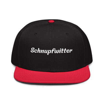 Geschenk Cap - Schnupfwitter Snapback Cap in Schwarz-Rot - Res5 Edition - mit weißem Print - Frontansicht