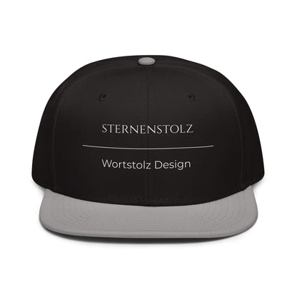 Sternenstolz Snapback Cap in Schwarz - Grau aus Acryl-Woll-Mix - neues Wort für Größe und Stolz - Front - Wortstolz Design