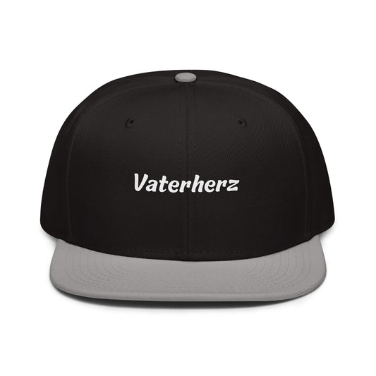 Geschenk Cap - Vaterherz Snapback Cap in Schwarz-Grau - Res5 Edition - mit weißem Print - Frontansicht