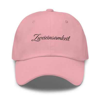 Zweieinsamkeit Premium Dad Cap in Pink aus Chino-Baumwoll-Twill - neues Wort für perfekte Momente zu zweit - Front - Wortstolz Design
